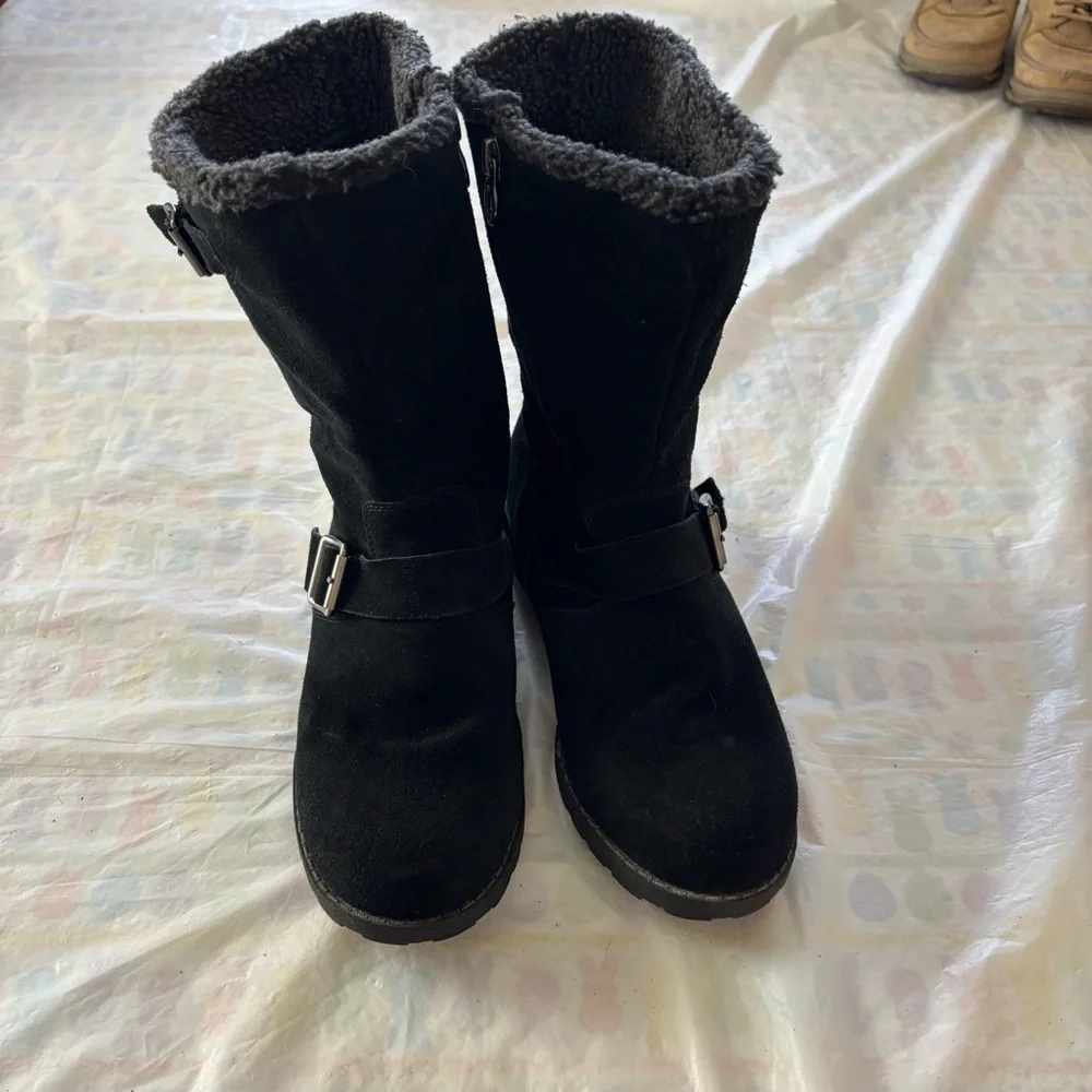 London Fog Nikki Cozy Winter Black Boots Berber lined. SZ 7 M Worn 1X Indoors